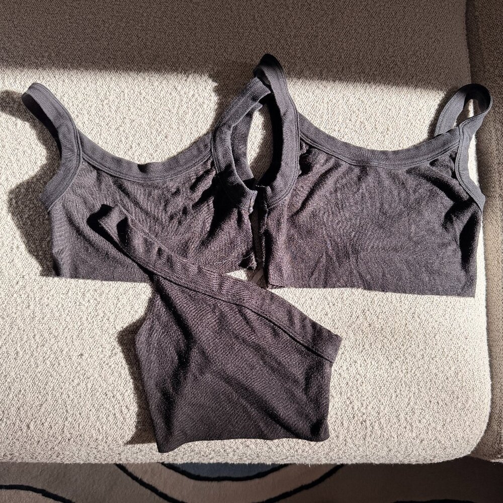 3x Are You Am I Black Top Bundle